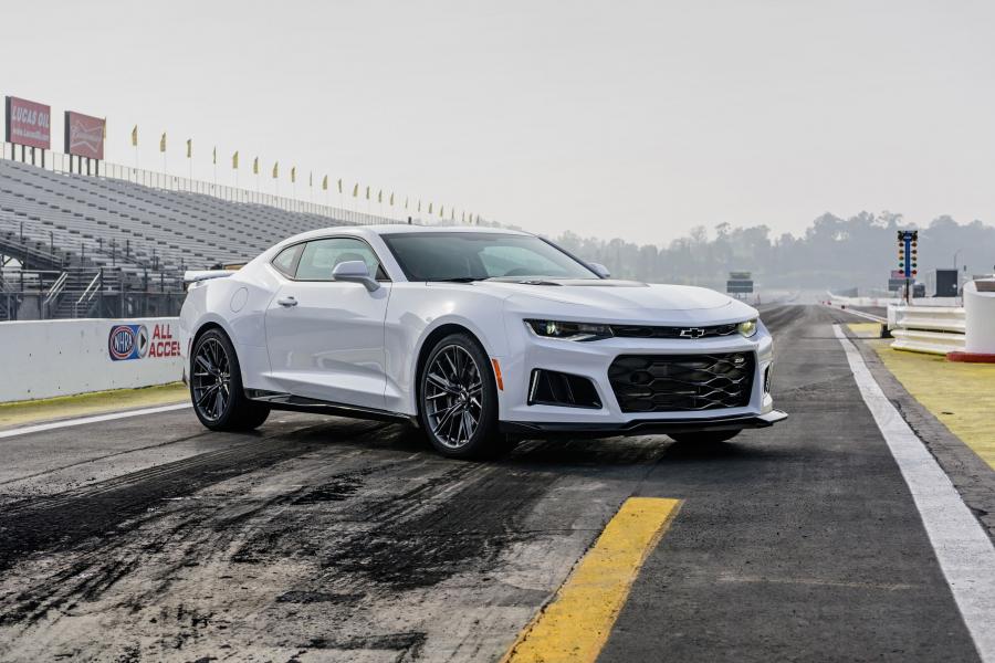  Chevrolet Camaro ZL1 2016 года  (фото 10 из 38)